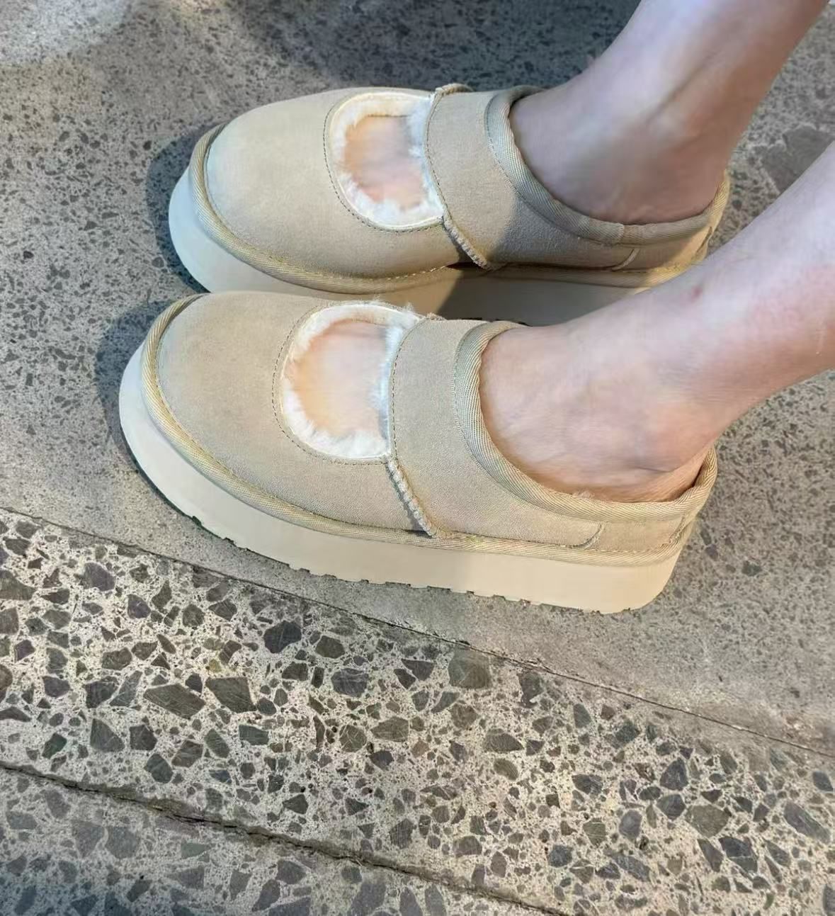 UGG ビア メリー ジェーン Bea Mary Jane サンドベージュ - メルカリ