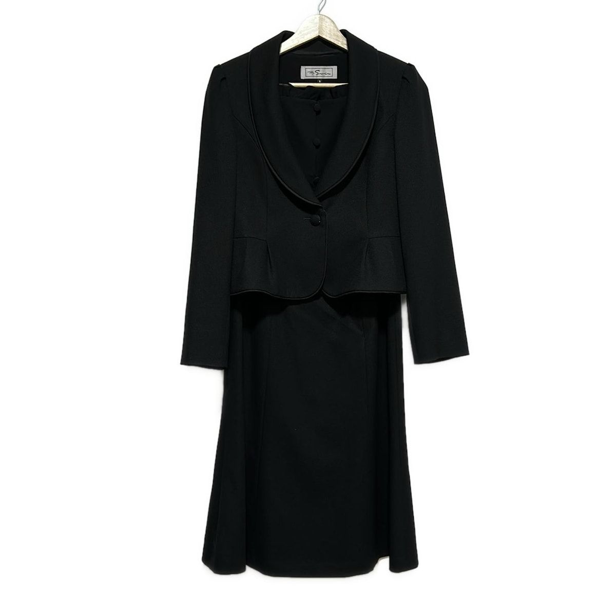 Tokyo Soir トウキョウソワール ワンピースセットアップ レディース 黒 フリル