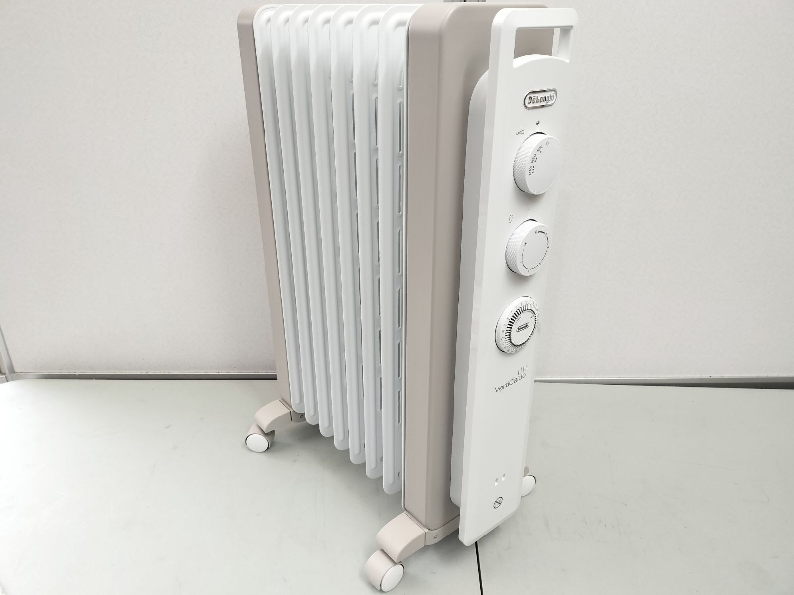 DeLonghi VertiCaldo デロンギ ヴェルティカルド オイルヒーター