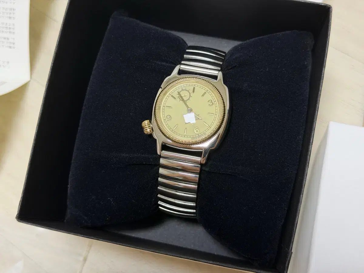 SOLOIST ソロイスト BAE ベイ ウォッチ ベージュ 32 mm ♥