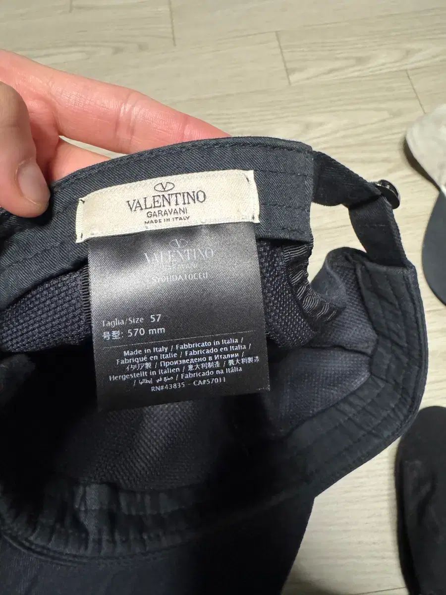 UNDERCOVER ヴァレンティノ ベースボールキャップ 長袖シャツ 仕事着