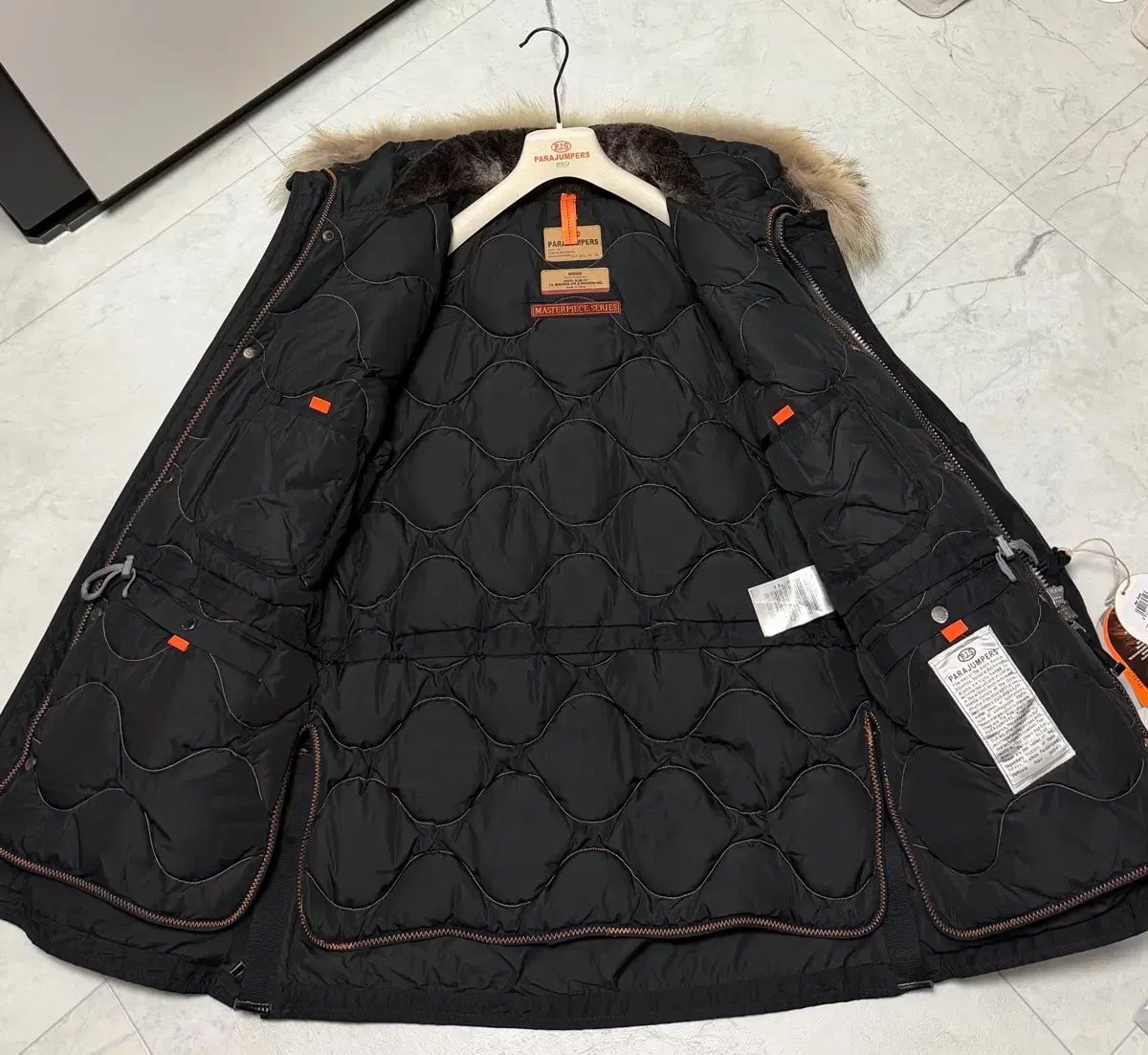 PARAJUMPERS コディアック ブラック Mサイズ ダウン - メルカリ