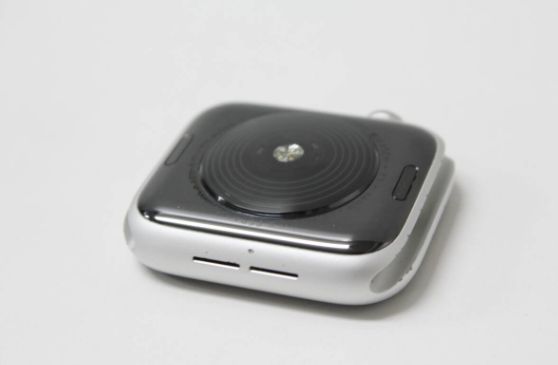 Apple Watch SE（第1世代）GPS+セルラー/44mm/A2356〈MKRY3J/A〉④