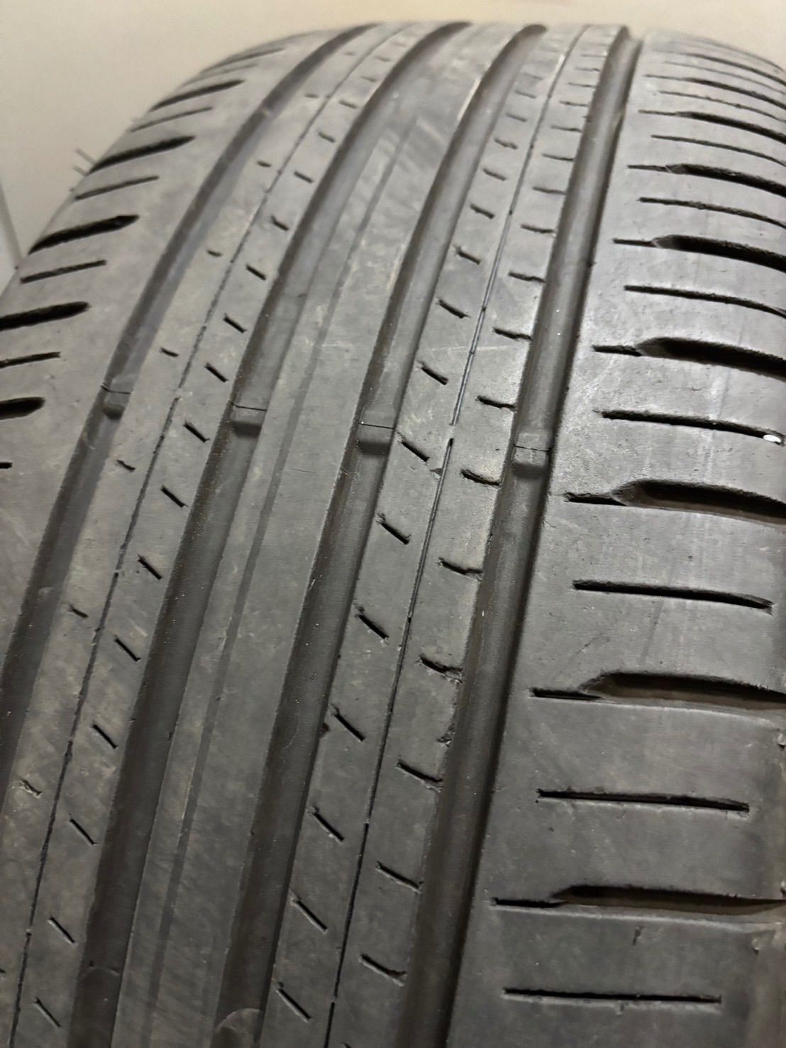 ☆215/50R18 DUNLOP/ENASAVE EC300+ 21年製 夏タイヤ サマータイヤ 4本