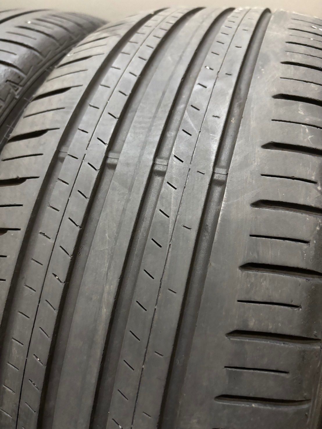 ☆215/50R18 DUNLOP/ENASAVE EC300+ 21年製 夏タイヤ サマータイヤ 4本