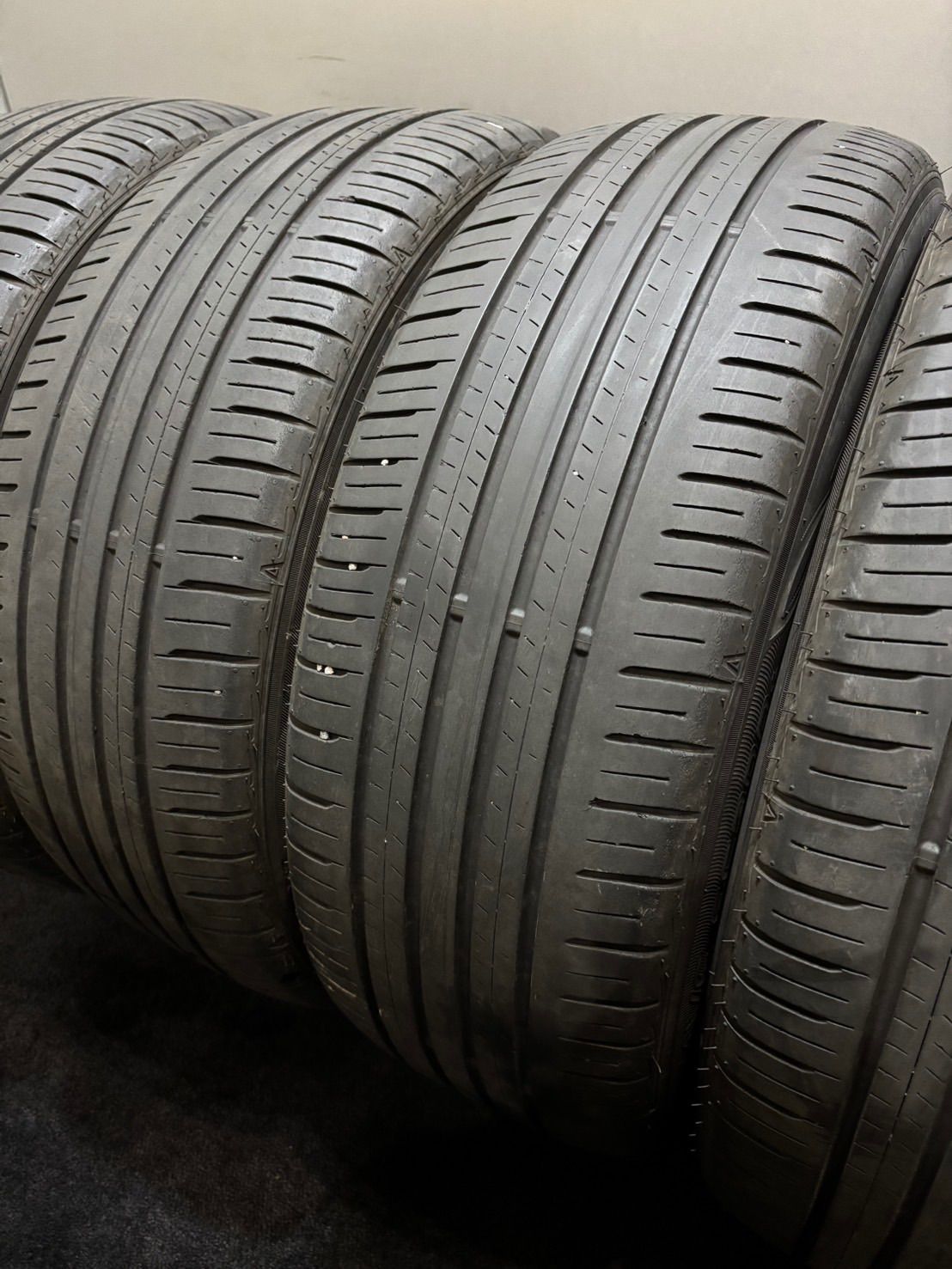 ☆215/50R18 DUNLOP/ENASAVE EC300+ 21年製 夏タイヤ サマータイヤ 4本