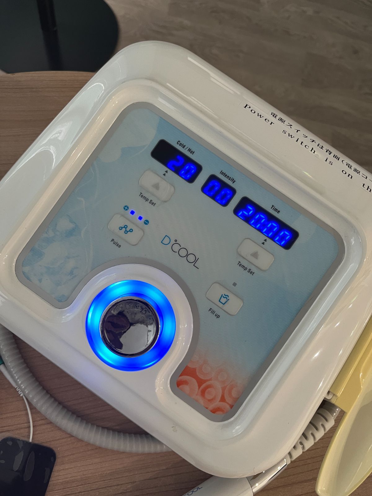 中古】D-cool 温冷美顔器 エレクトロポレーション 業務用美容機器 業務