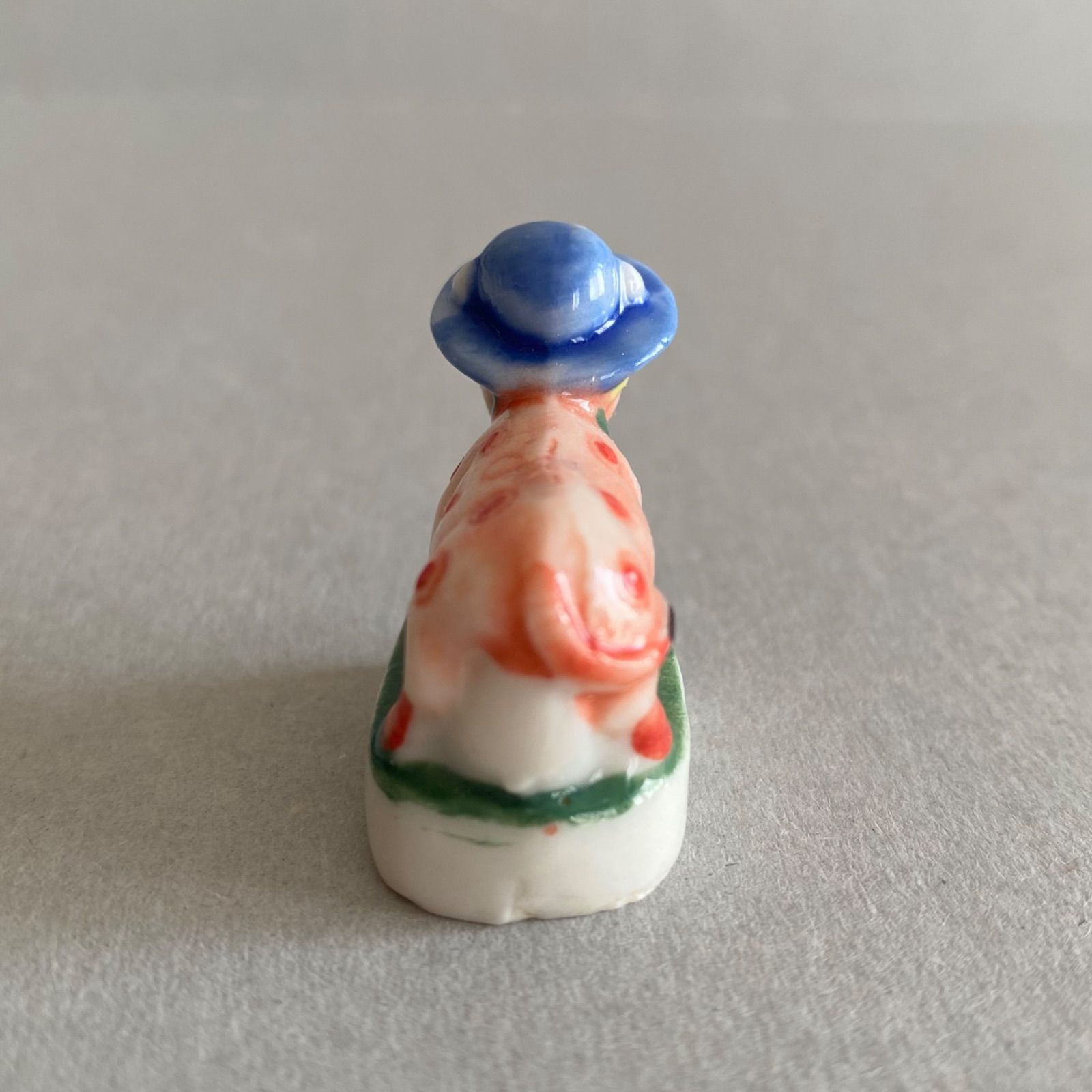 アザレのフェーブ／牛／フランス雑貨／陶器ミニチュア／ブロカント