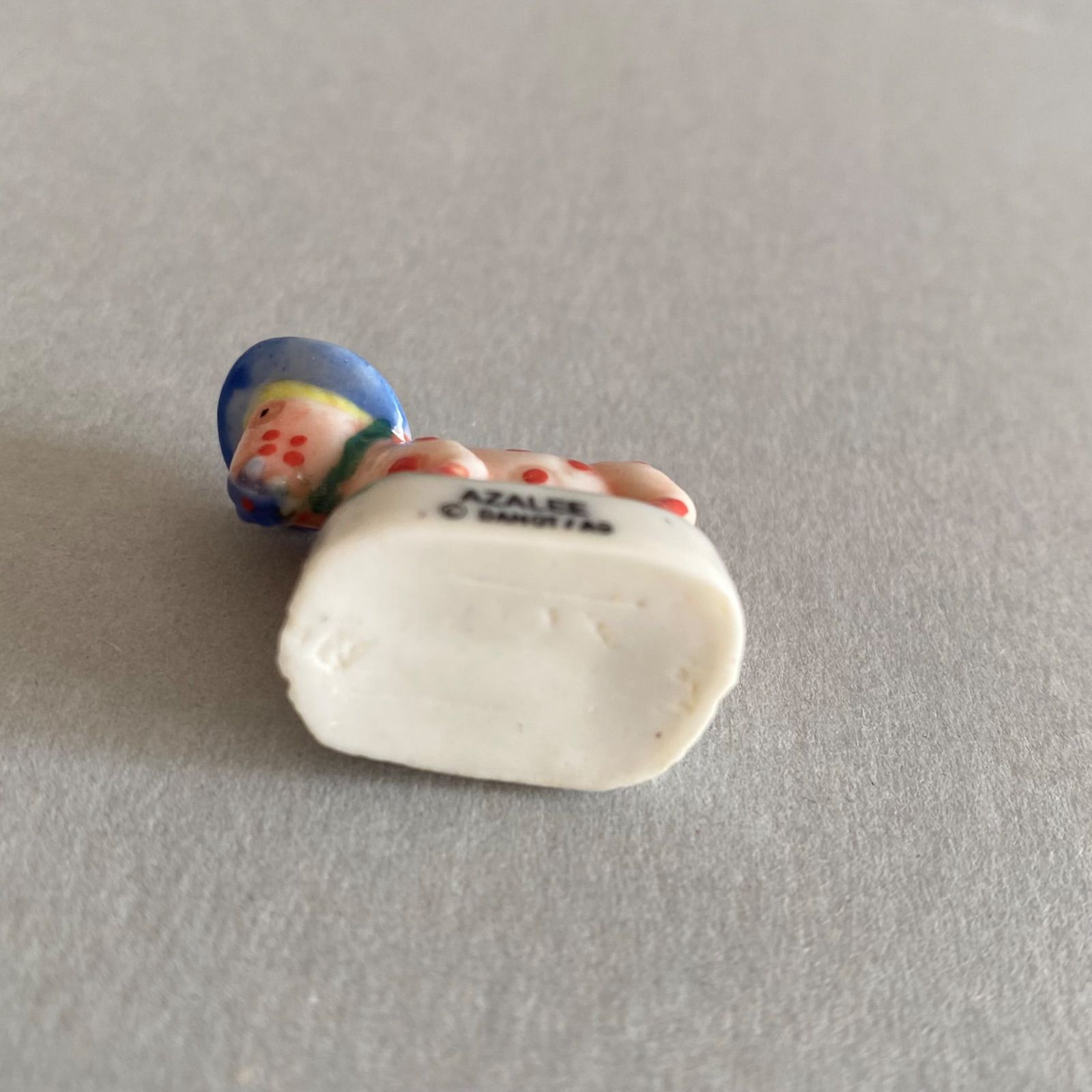 アザレのフェーブ／牛／フランス雑貨／陶器ミニチュア／ブロカント