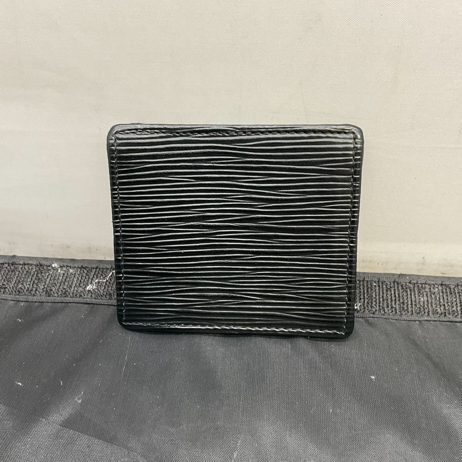 ルイヴィトン エピ ボワットコインケース