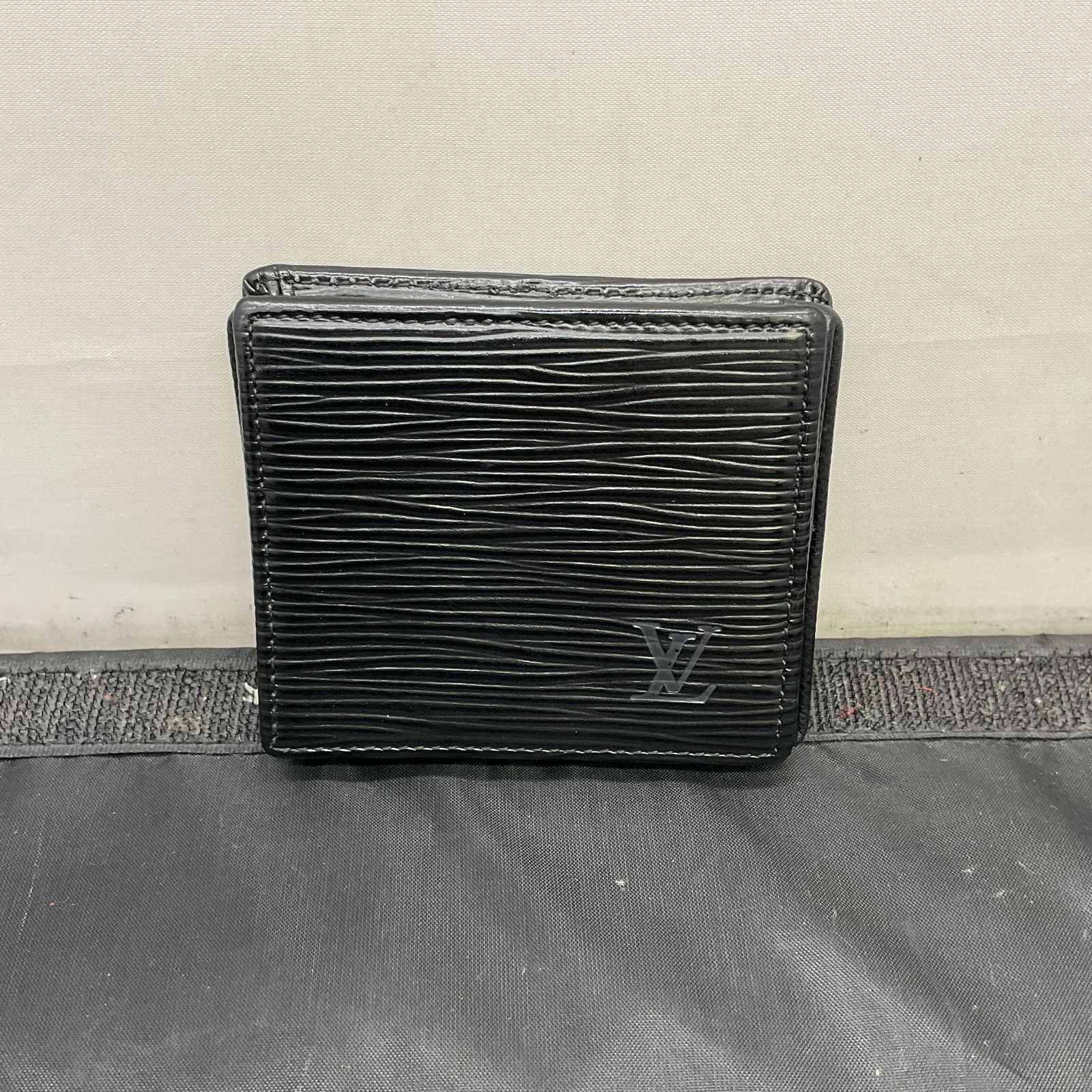 ルイヴィトン エピ ボワットコインケース