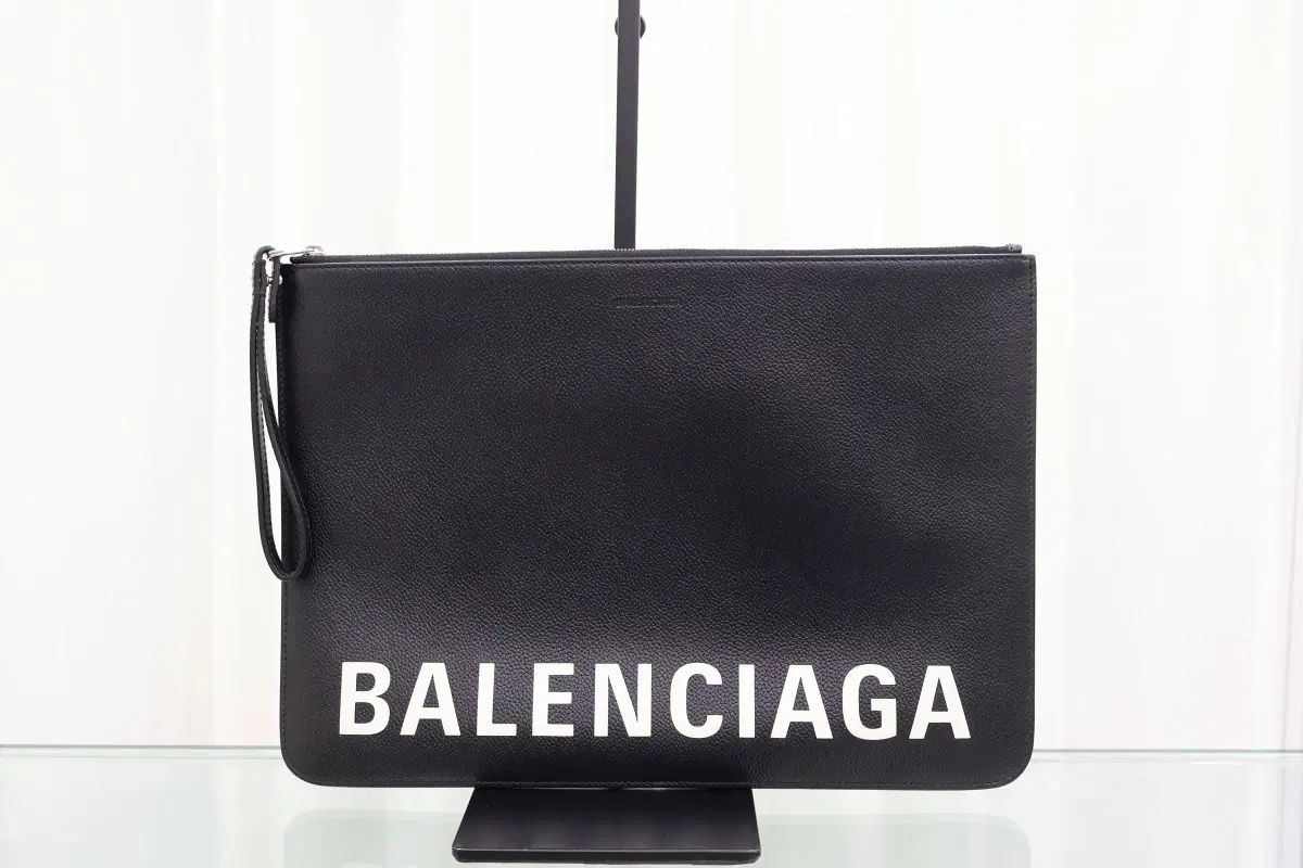 バレンシアガ ロゴ クラッチバッグ 630626 1 lzk 3 1090