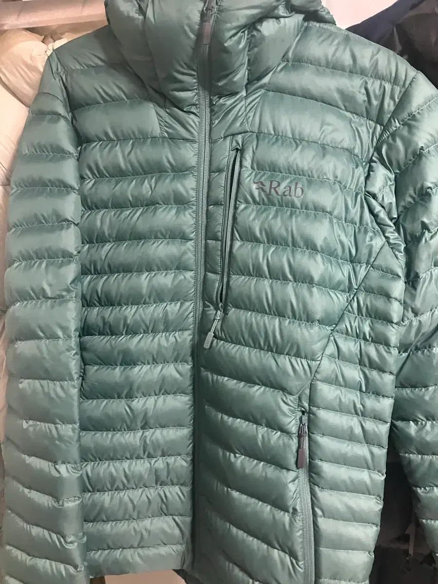 ラブ マイクロライト アルパイン ジャケット sage