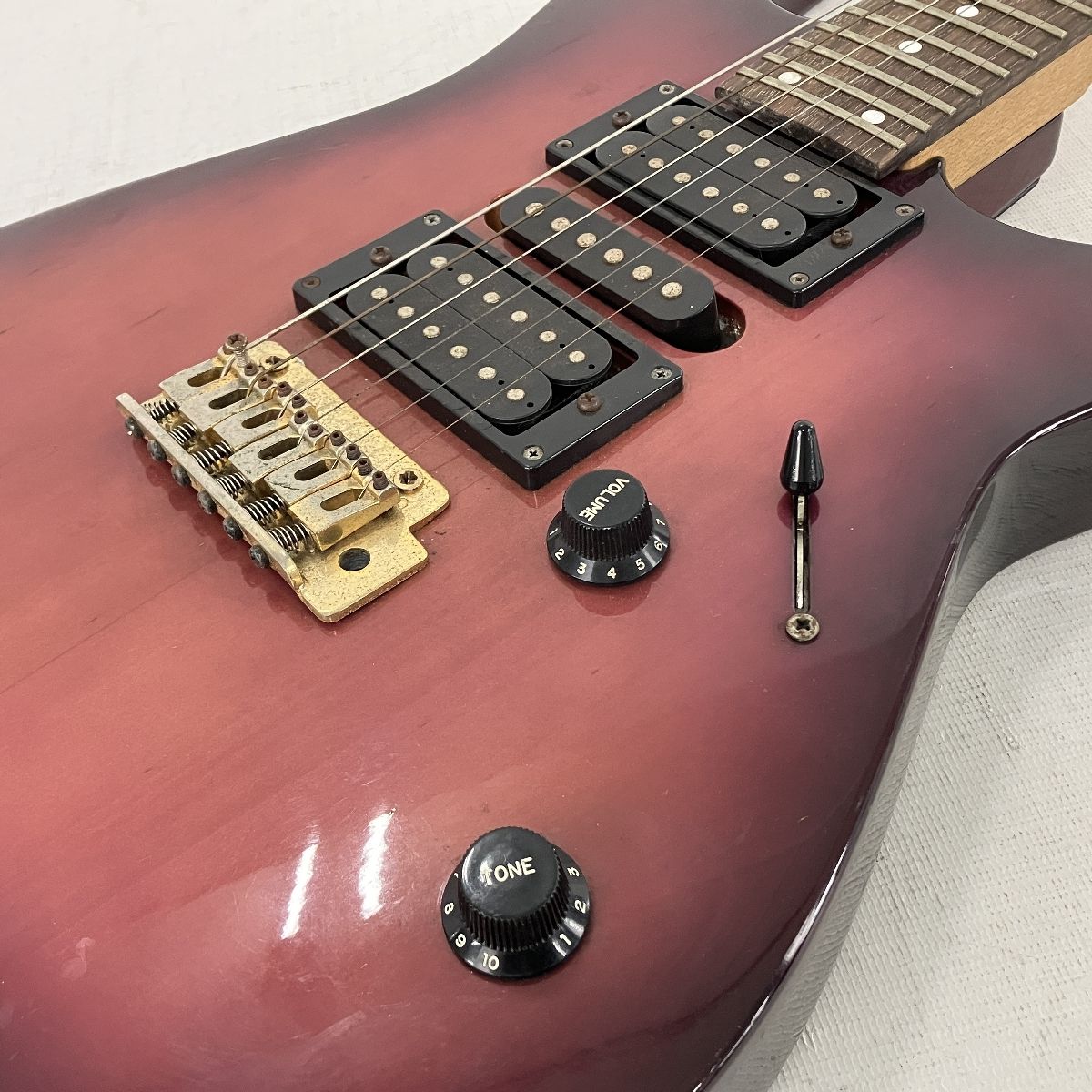 Charvel CDS-38 サンバーストエレキギター ディンキータイプ by