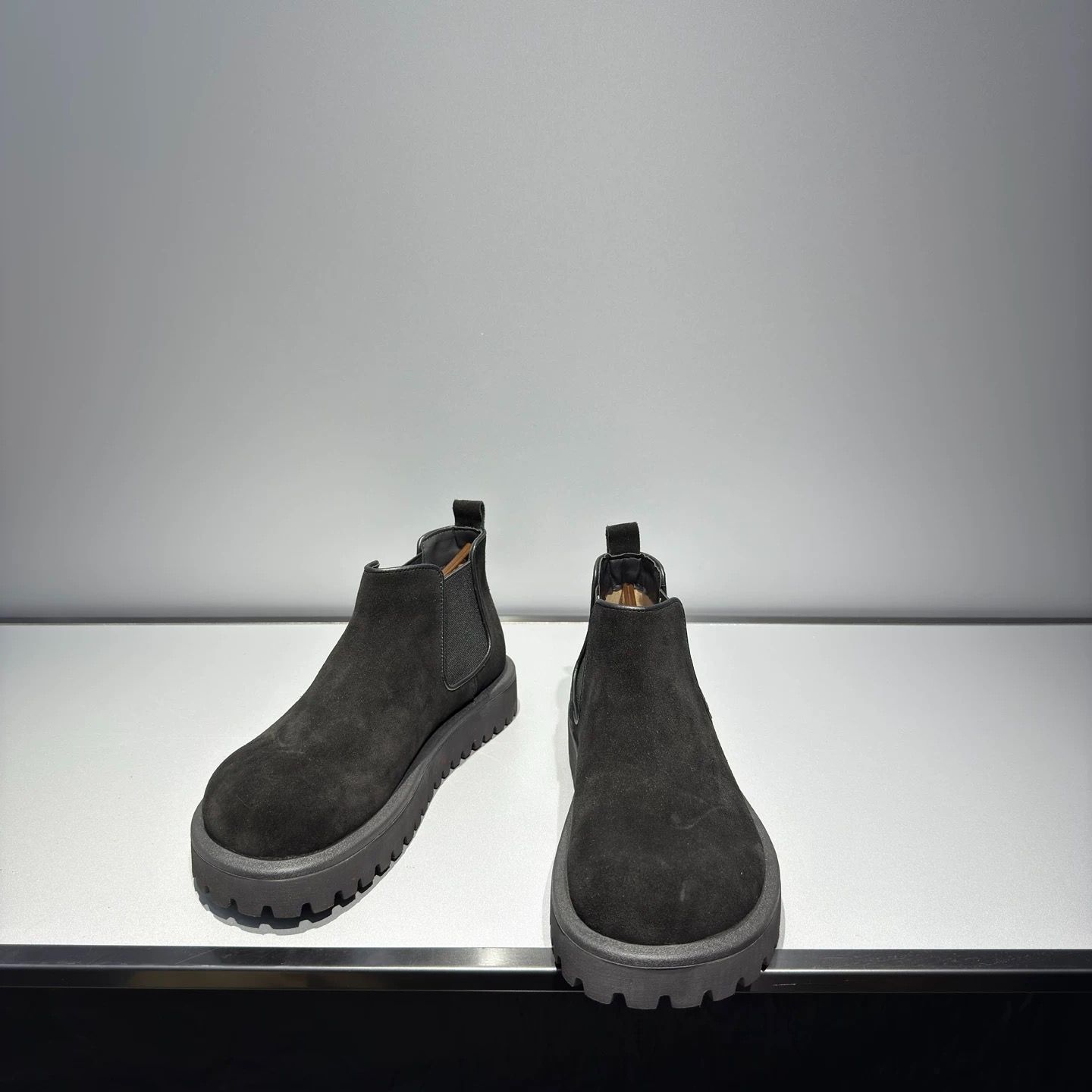 h 2025 メンズ ショートブーツ 英倫風 ヴィンテージ大頭デザイン 牛反绒 スエード 厚底約3 CM 加绒裏地 真皮マーチンブーツ