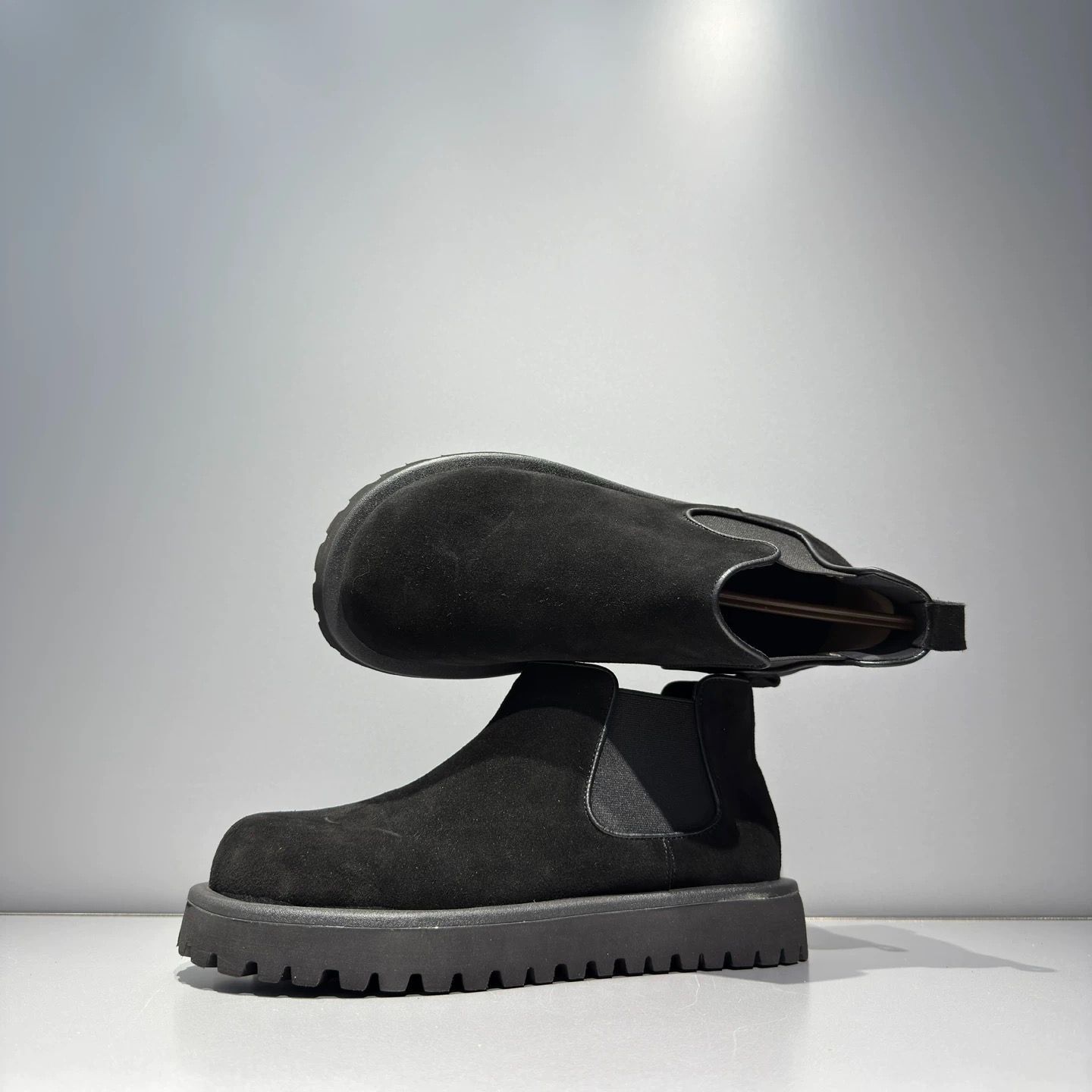 h 2025 メンズ ショートブーツ 英倫風 ヴィンテージ大頭デザイン 牛反绒 スエード 厚底約3 CM 加绒裏地 真皮マーチンブーツ