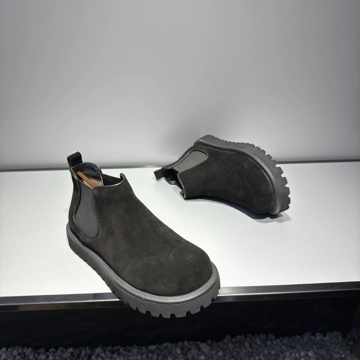  h 2025 メンズ ショートブーツ 英倫風 ヴィンテージ大頭デザイン 牛反绒 スエード 厚底約3 CM 加绒裏地 真皮マーチンブーツ その他 靴