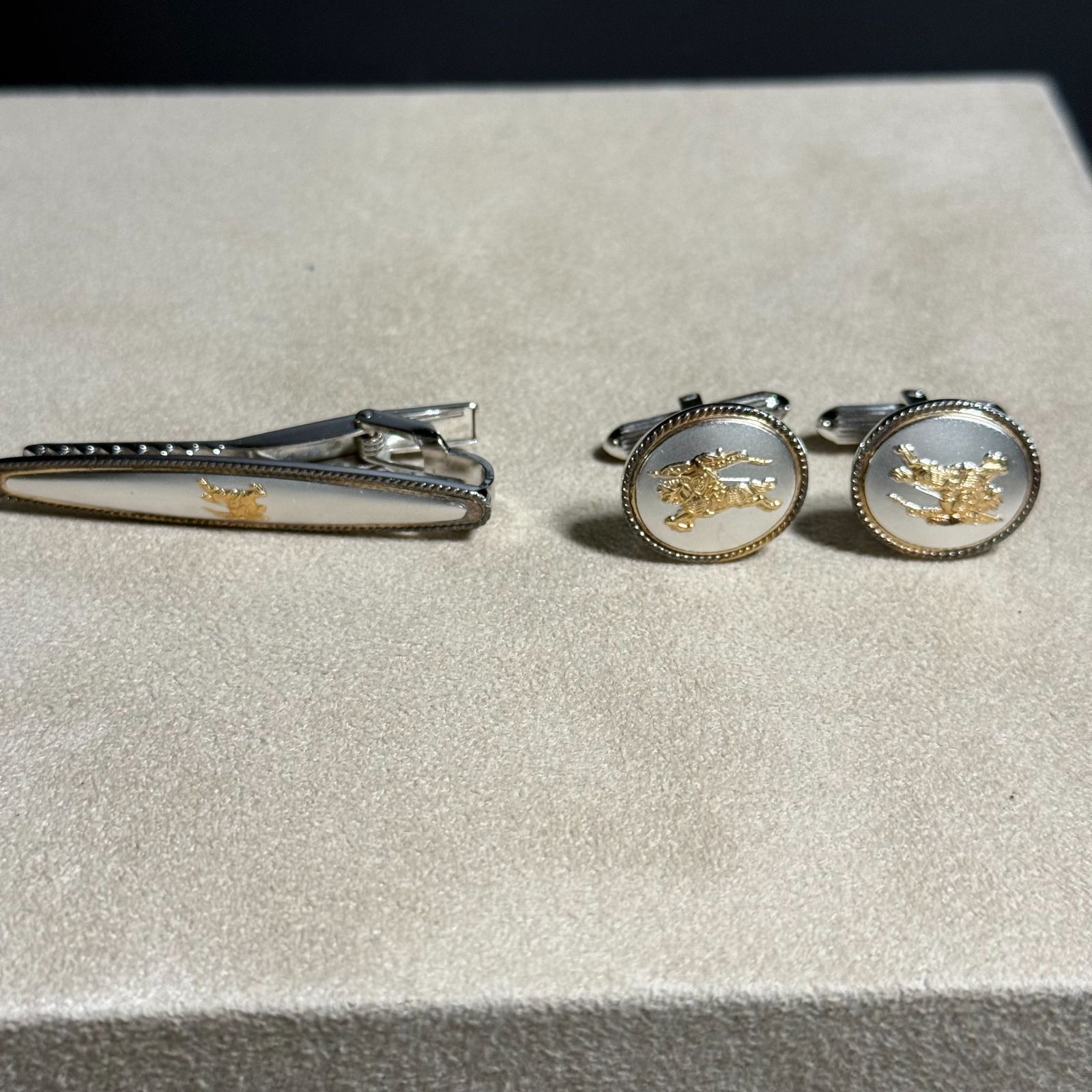 バーバリーズ タイピン&カフスセット B25112370 - メルカリ