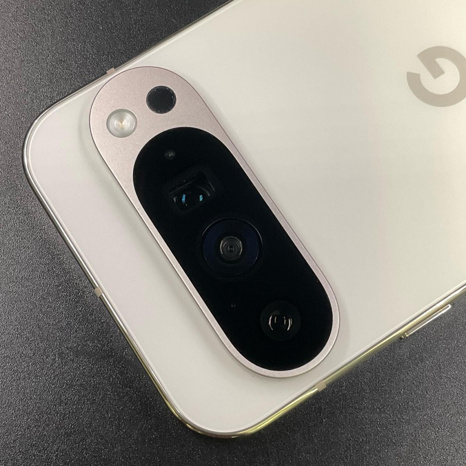 Google Pixel 9 Pro 256GB ホワイト au SIMフリー GWVK6 美品 動作確認