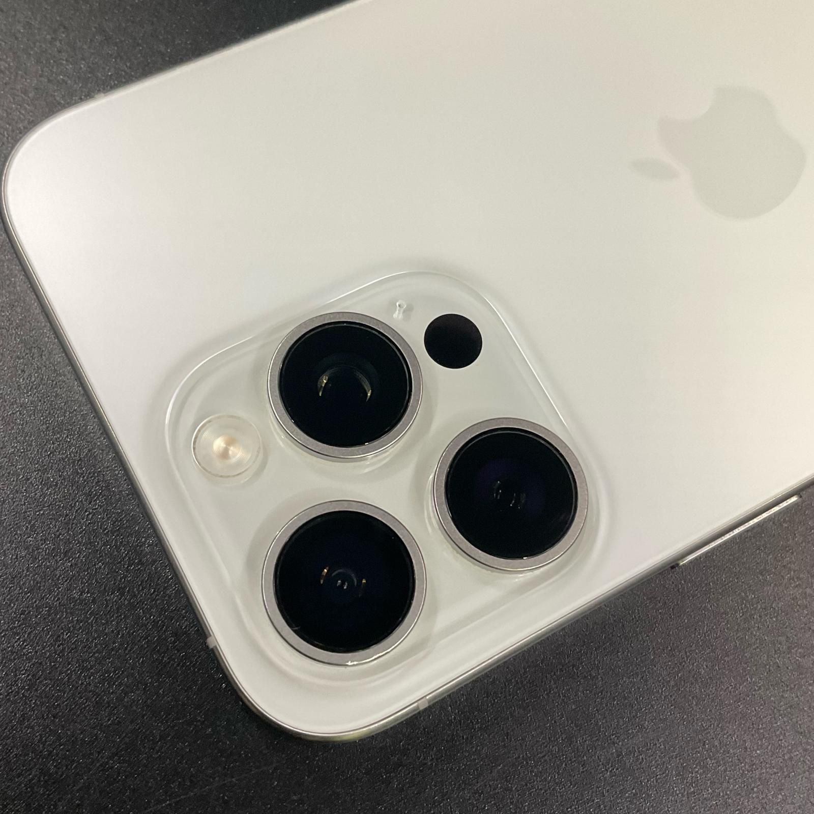 iPhone 15 Pro Max 256GB ホワイトチタニウム SIMフリー 白ロム 動作