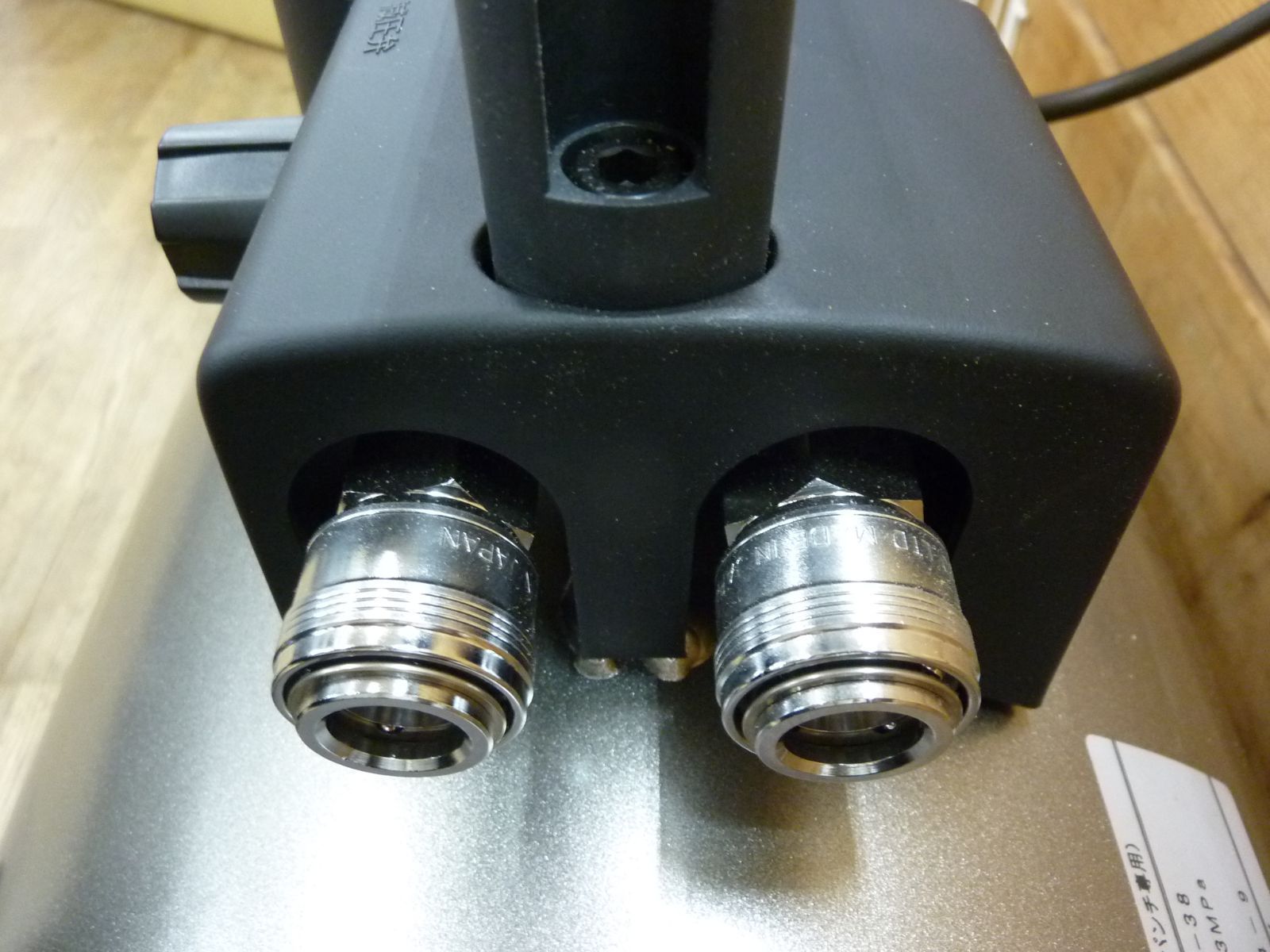 HITACHIエアーコンプレッサー