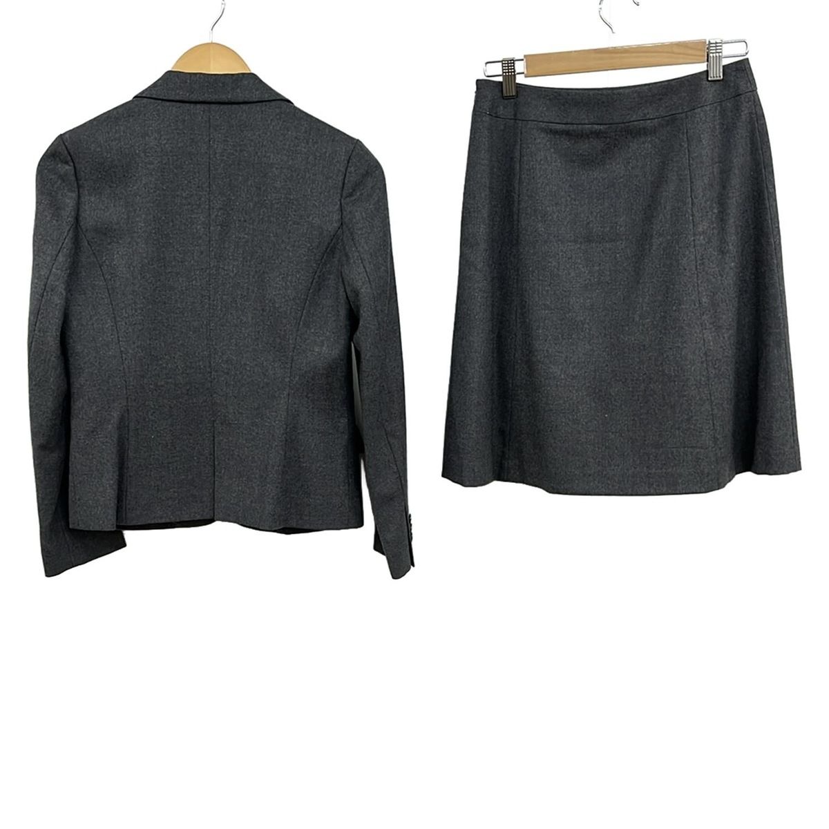 - ダークグレー