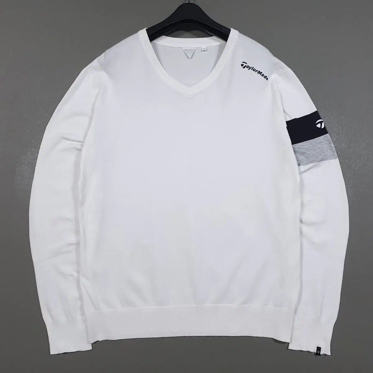 L 100 TaylorMade Golf 新モデル 袖 バイ Vネック ニット セーター 白