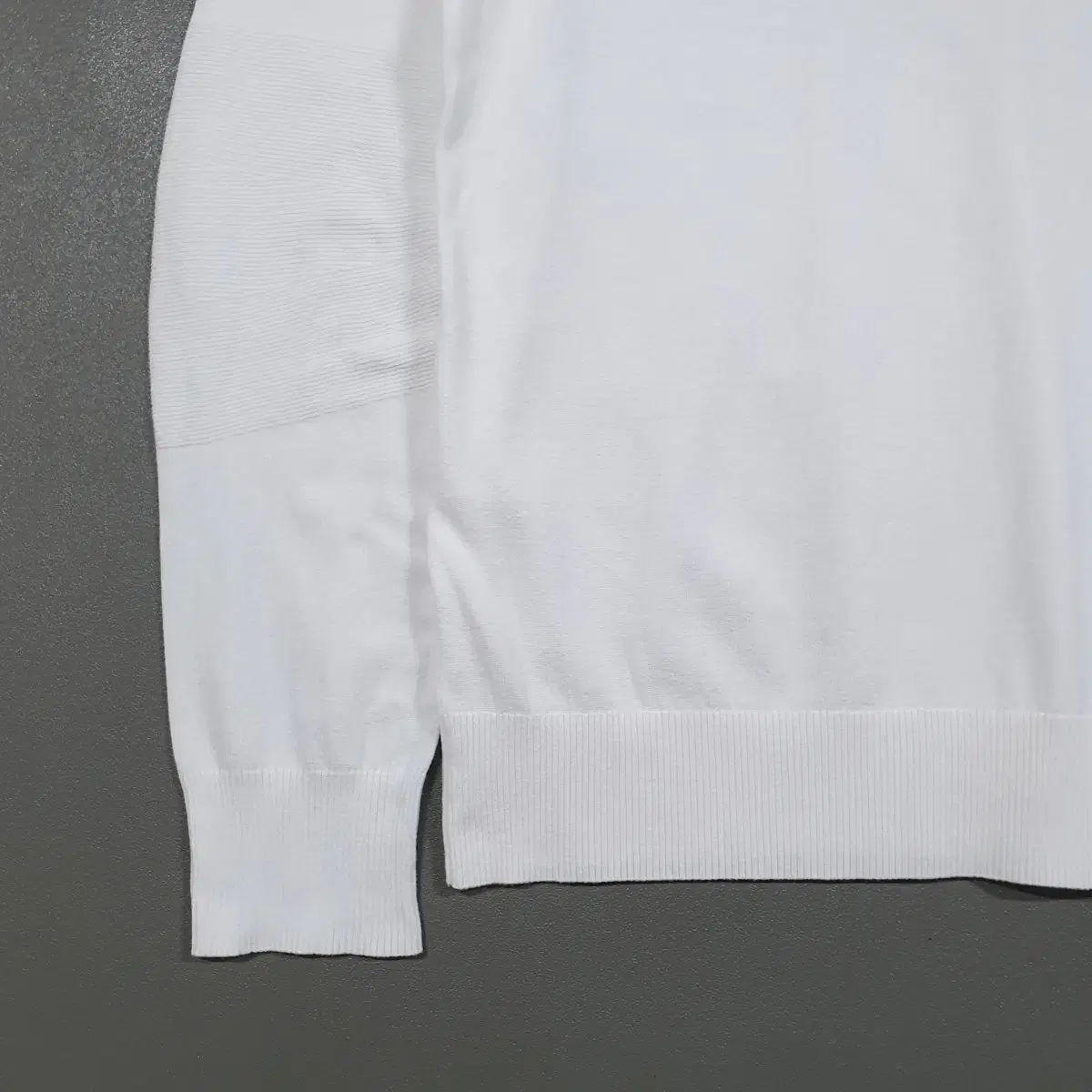 L 100) TaylorMade Golf 新モデル 袖 バイカラー Vネック ニット