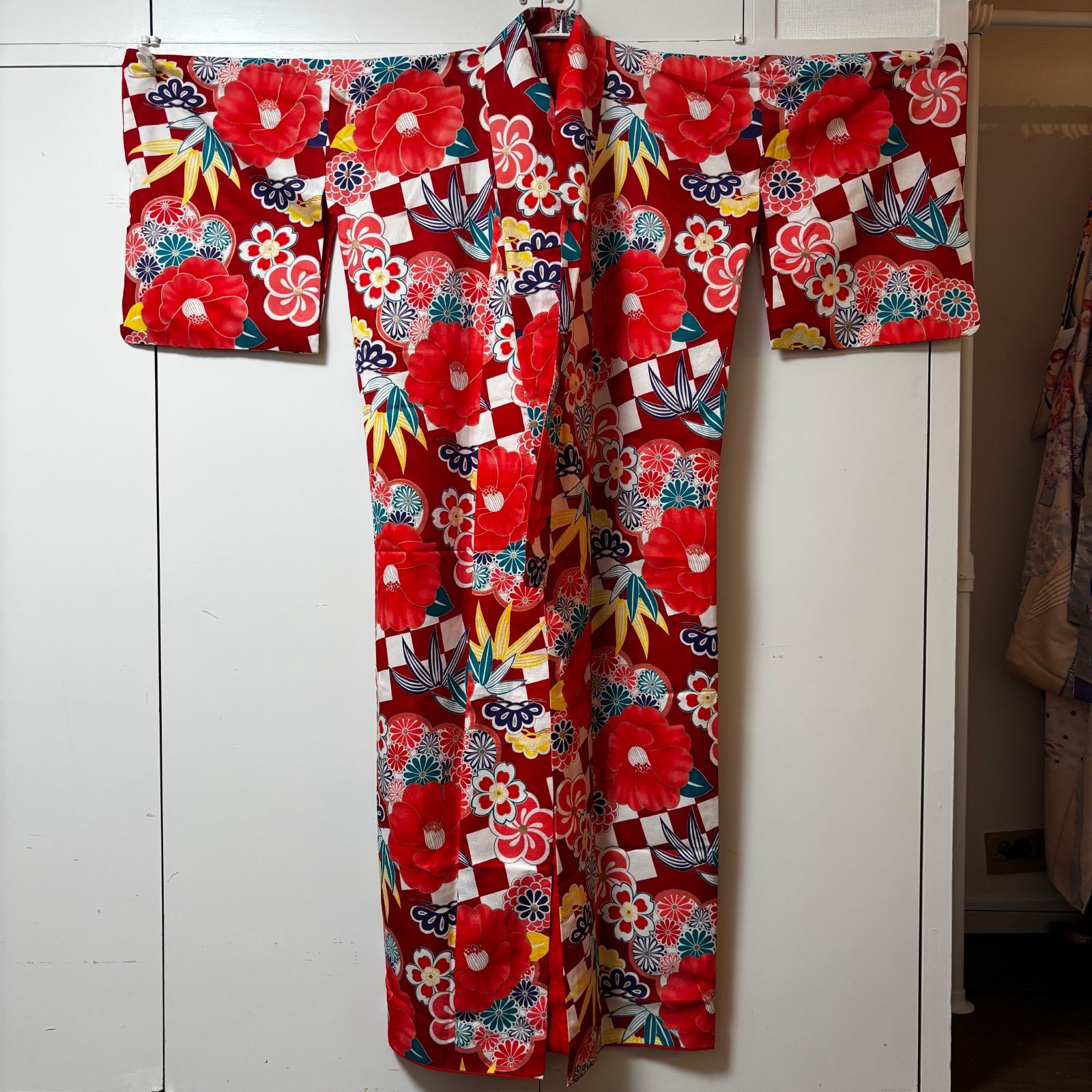 小花柄着物 着物 赤 カラフル 身丈163cm 小紋 椿 つばき 花柄 レディース モダン