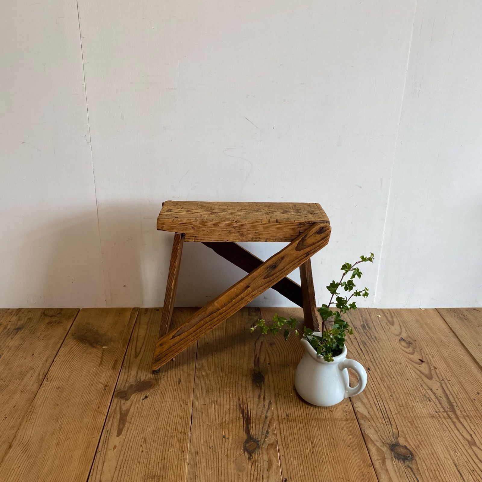 アンティーク 古家具 古道具 古い木製踏み台 花台 スツール y301
