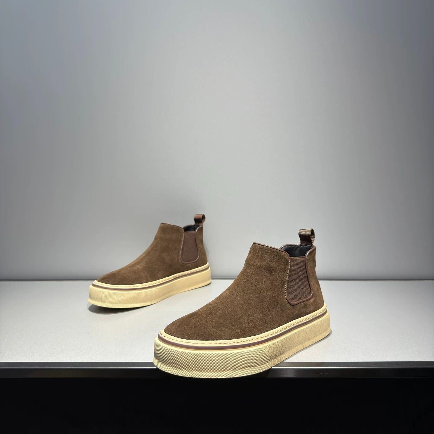 ♥ h **2025 メンズ チェルシーブーツ シンプル＆スタイリッシュ｜牛反绒 スエード ｜厚底約4 CM｜一脚蹬｜加绒裏地｜秋冬カジュアルブーツ**