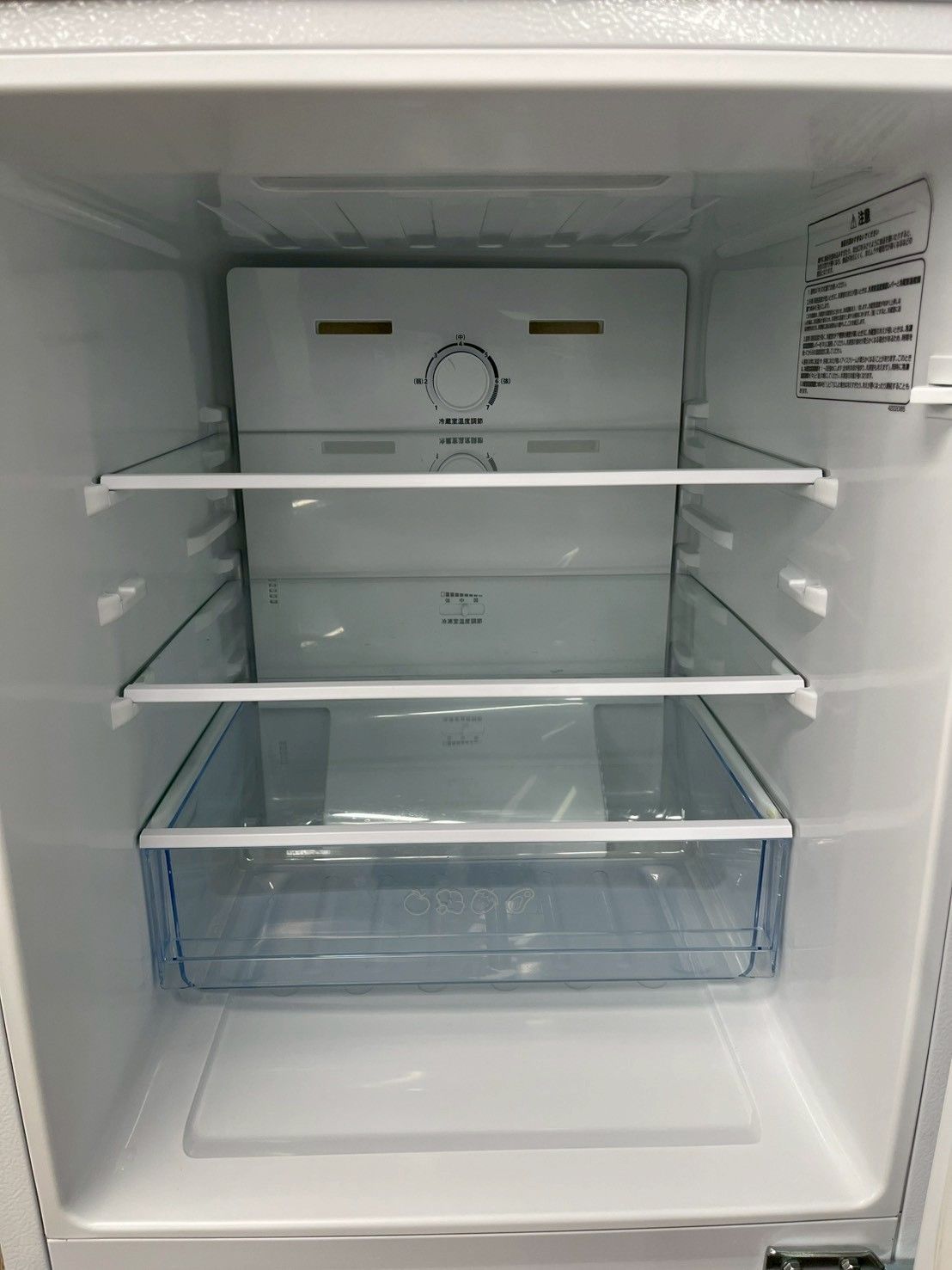 大阪送料無料★3か月保障付き★冷蔵庫★ハイセンス★HR-D1304★R-810 大阪送料無料☆3か月保障付き☆冷蔵庫☆ハイセンス☆2ドア☆2021年☆HR