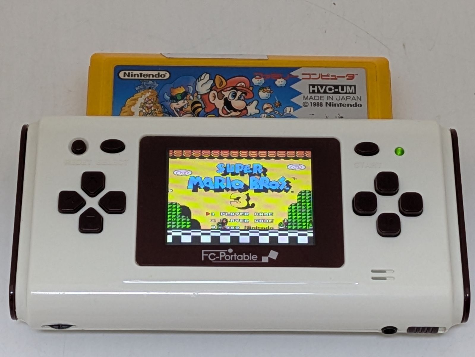 動作確認済】FC-Portable ポータブルファミコン互換機 - メルカリ
