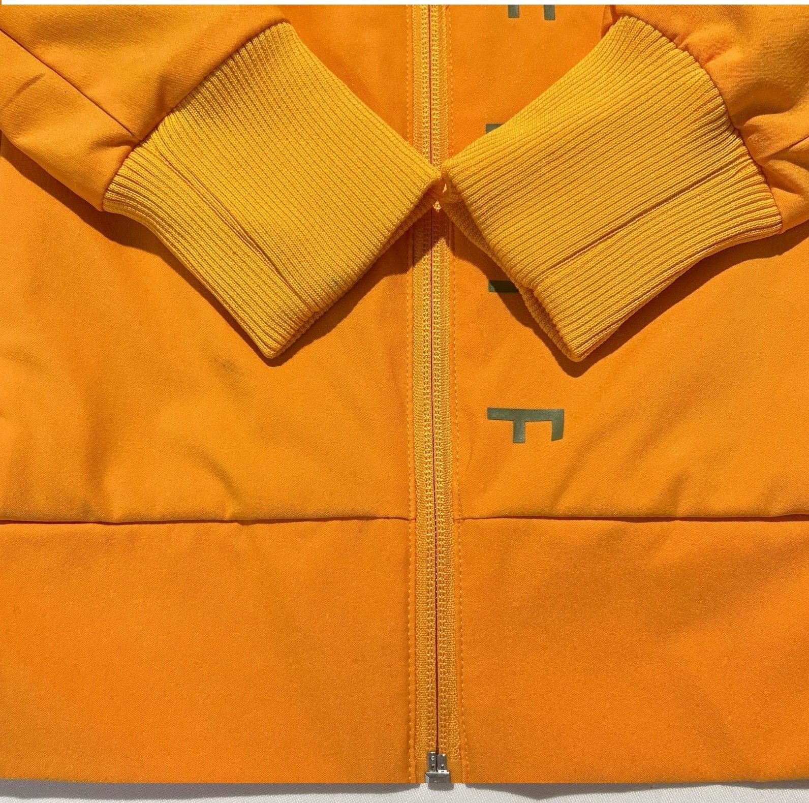 フルジップアウター