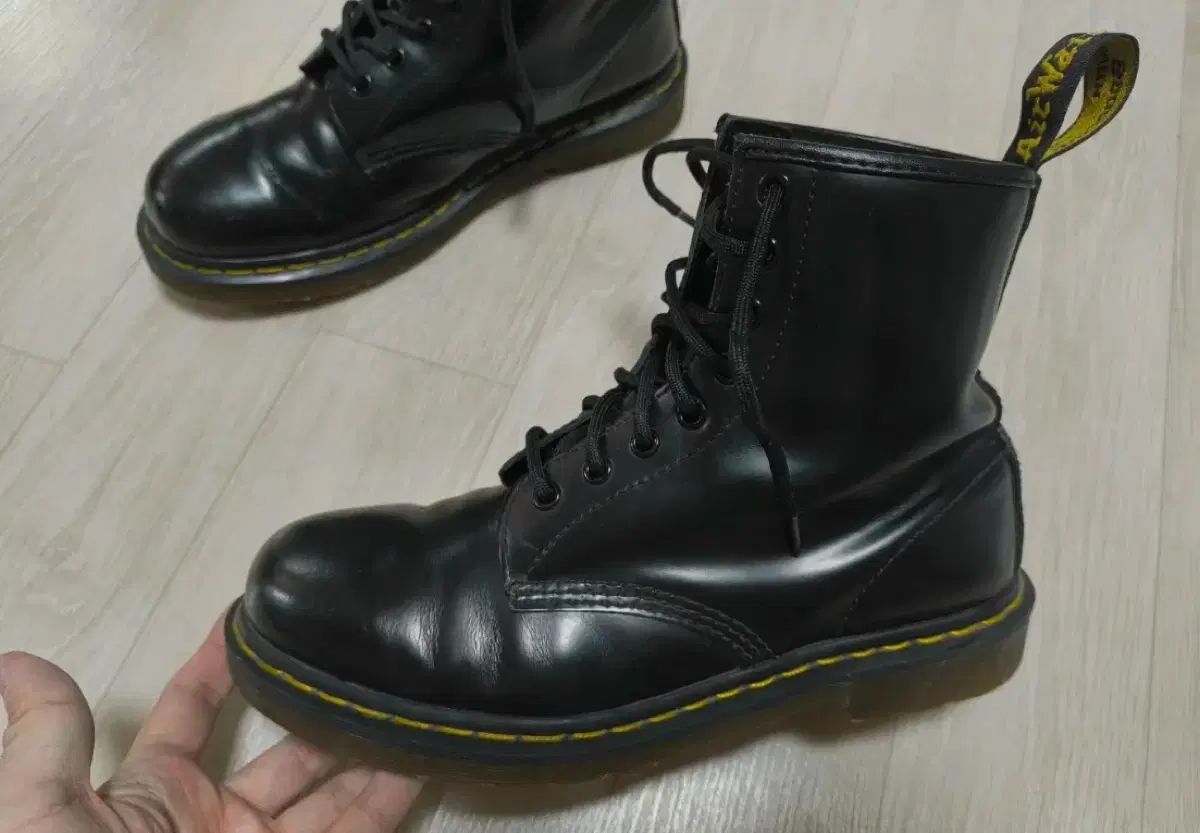 ブラック 8ホール