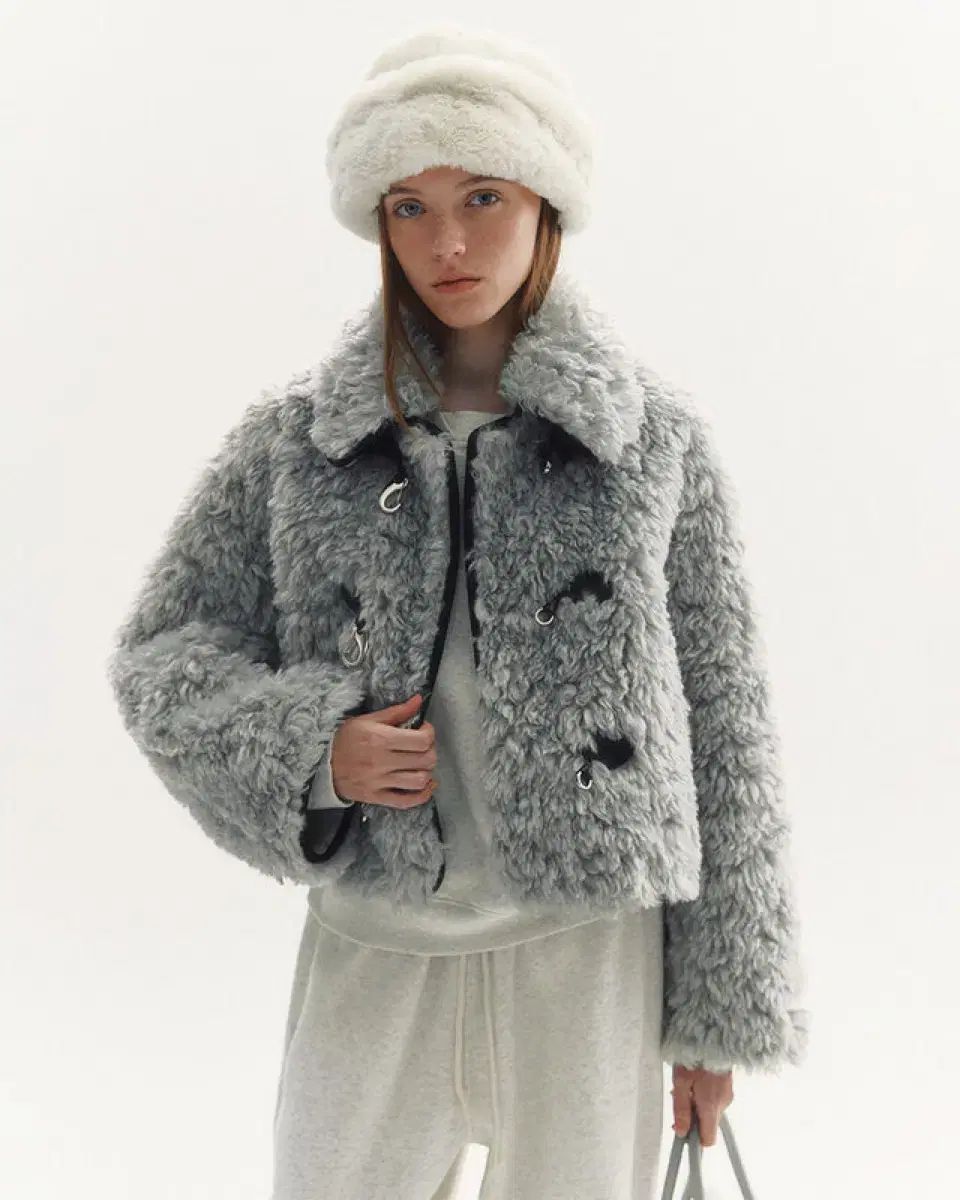 アトリエナイン ベベ ファー ジャケット