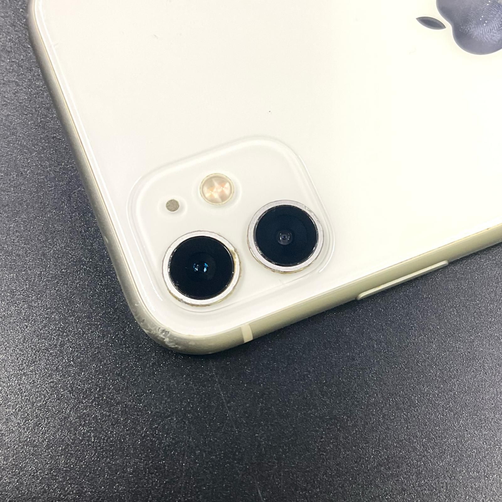 iPhone 11 64GB ホワイト au 白ロム 動作確認済 74%【全額返金保証