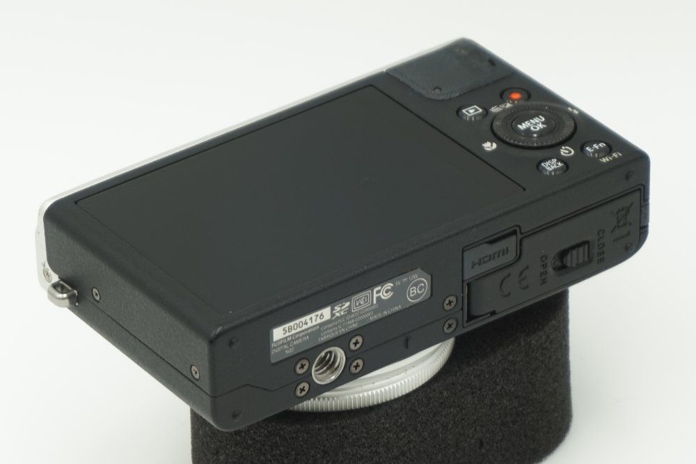 コンパクトデジタルカメラ XQ