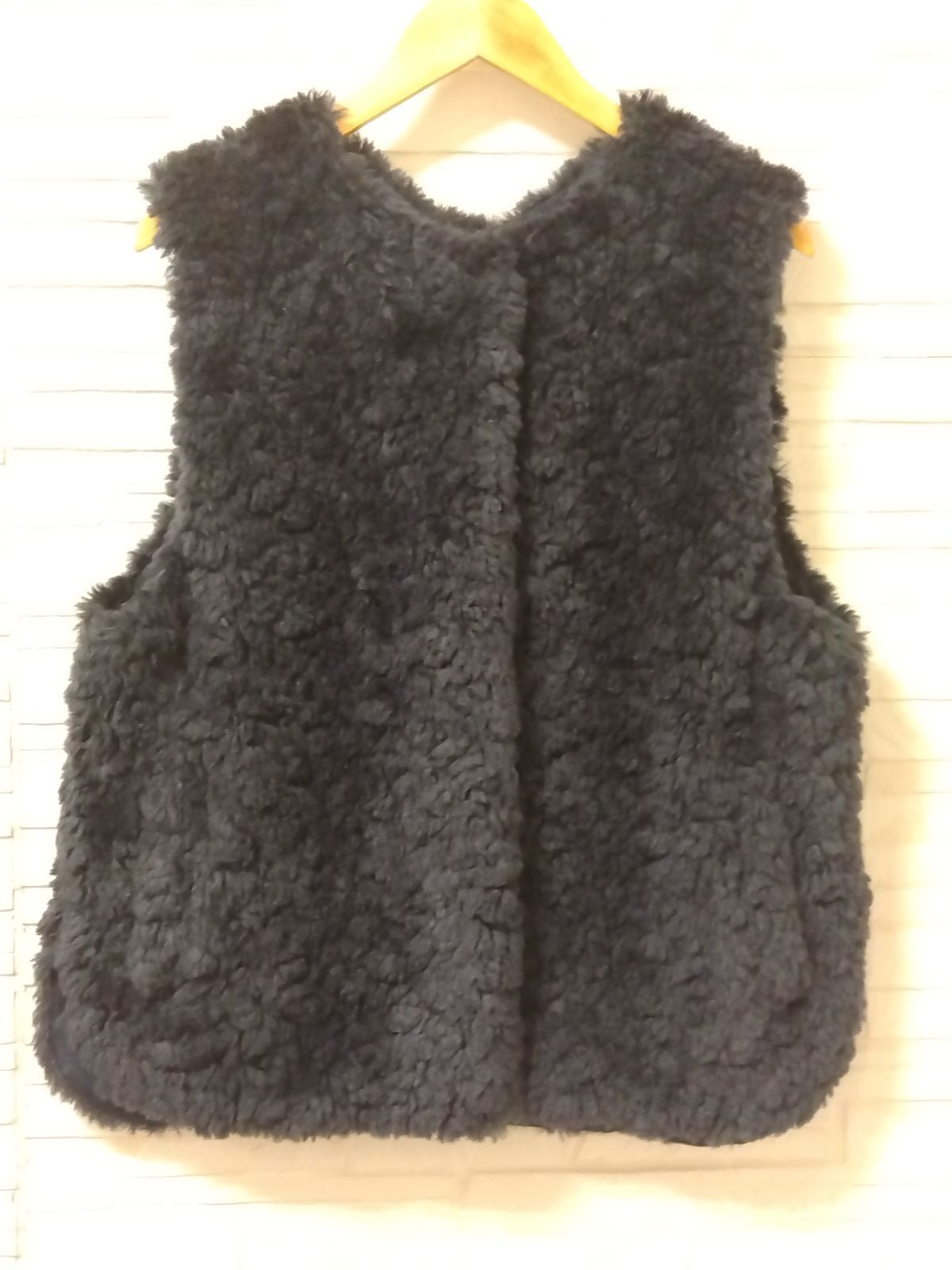 M 13 three dots スリードッツ アップサイクル エコファー ベスト