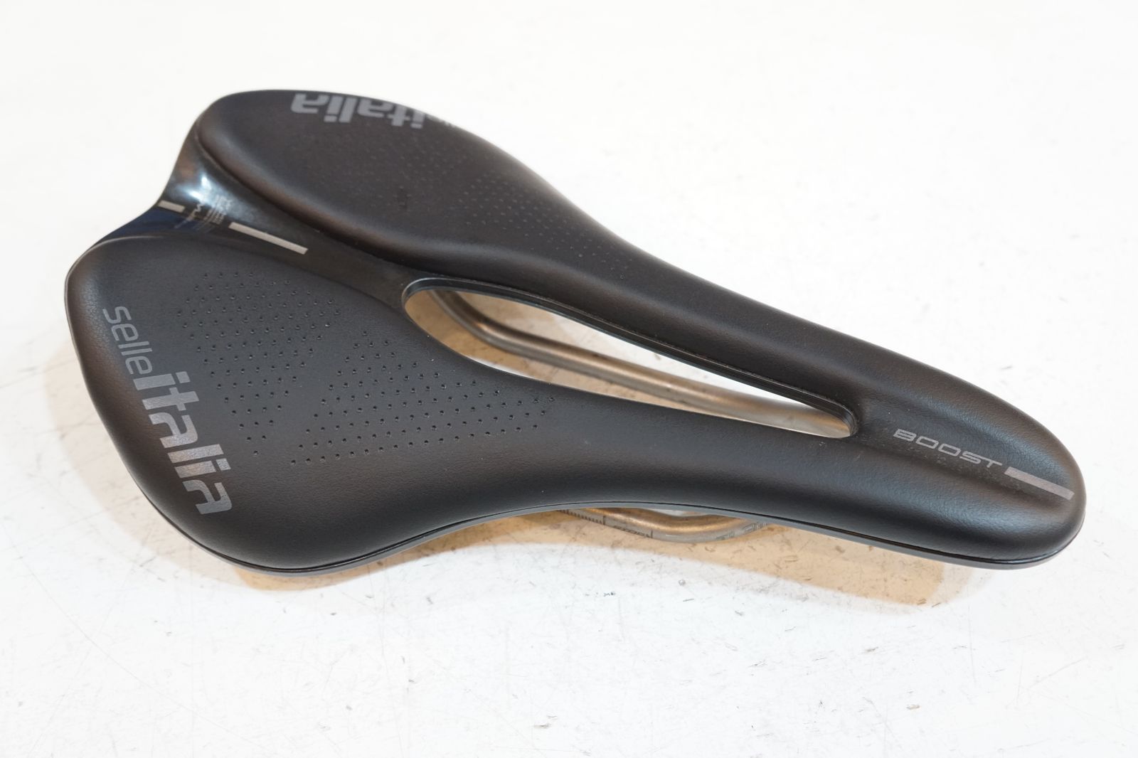 SELLE ITALIA セラ イタリア NOVUS B 00 ST EVO サドル バイチャリ浦和ベース