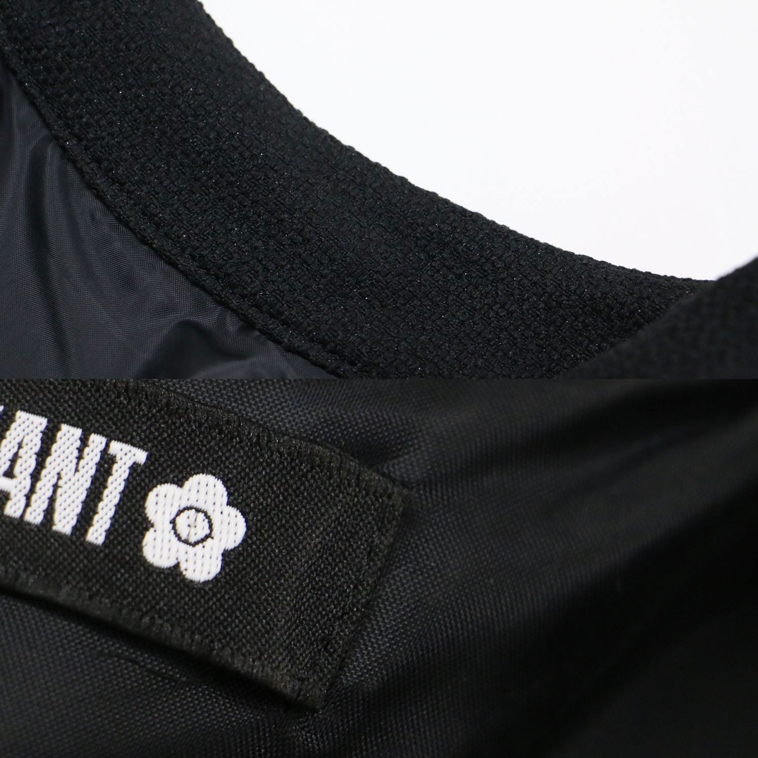 MARY QUANT マリークヮント ワンピース ブラック 黒 サイズ:38(M) | ファンシーラメ ブッチャー ワンピース / ドレス | スタンドカラー フレンチスリーブ ミニ丈 デイジー刺繍 | トップス【レディース】【中古】【K4647】 MARY QUANT マリークヮント ワンピース ブラック 黒 サイズ:38(M