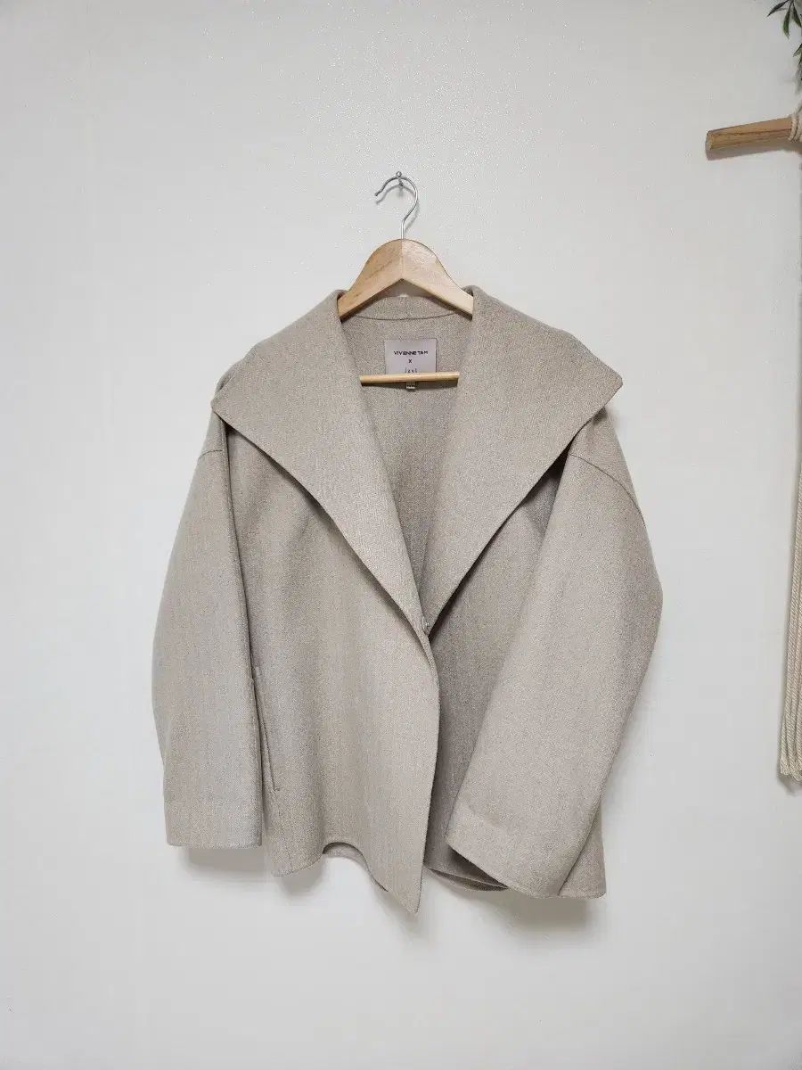 ハイクオリティ VIVIEN TAM ハンドメイド ジャケット アイボリー