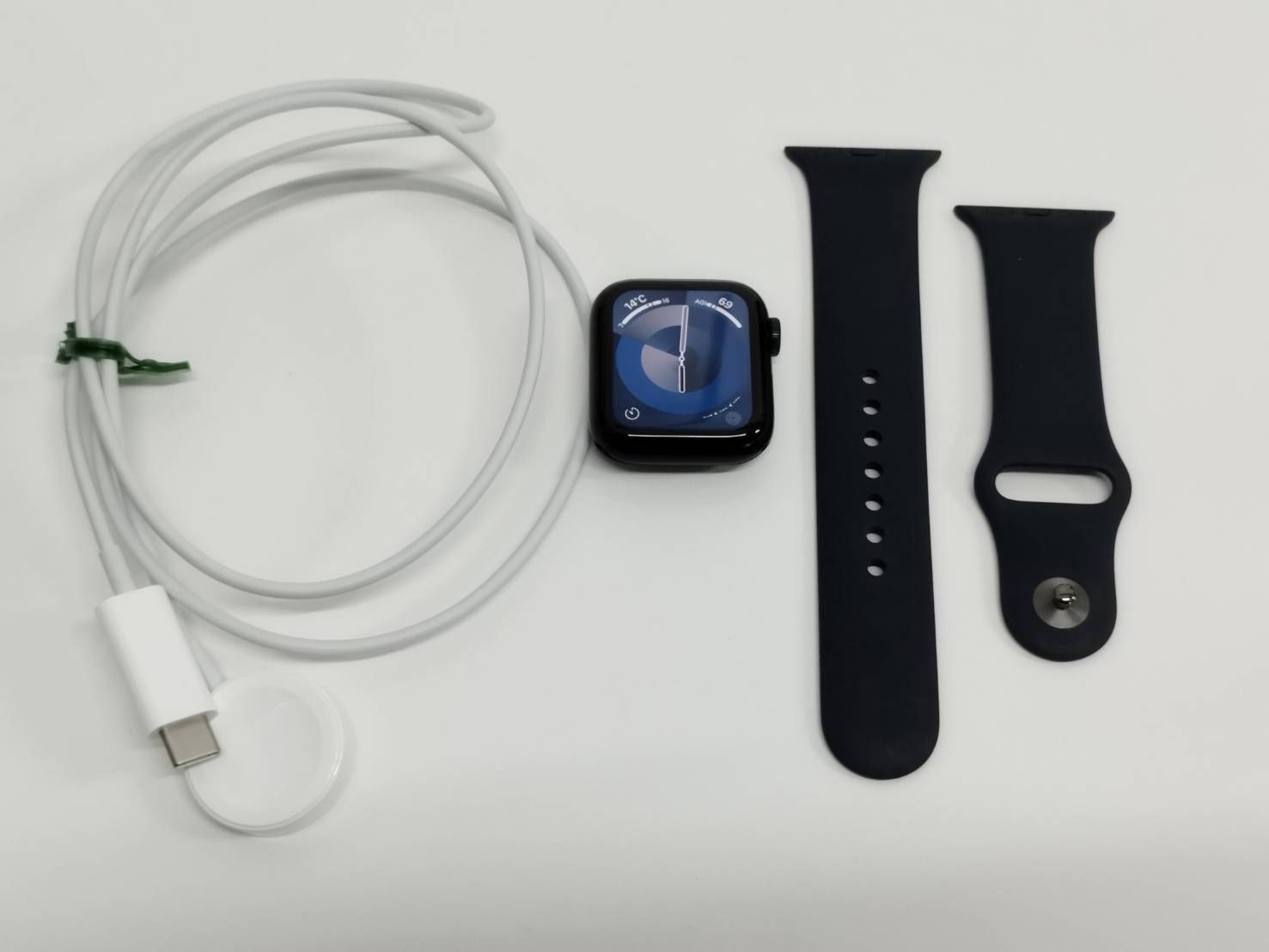 Apple Watch SE 第2世代 GPS 40 mm A 2722 ミッドナイト MR 9 Y 3 J