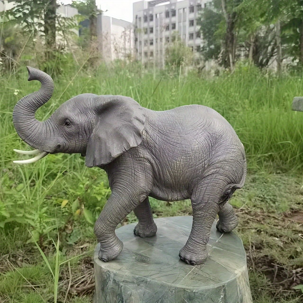 置物 オブジェ ガーデンオーナメント ゾウ 像 リアル 室内 屋外 インテリア 玄関 リビング ダイニング 装飾 庭 ガーデニング 装飾 ガーデン 樹脂 アニマル 動物 ギフト プレゼント 贈り物