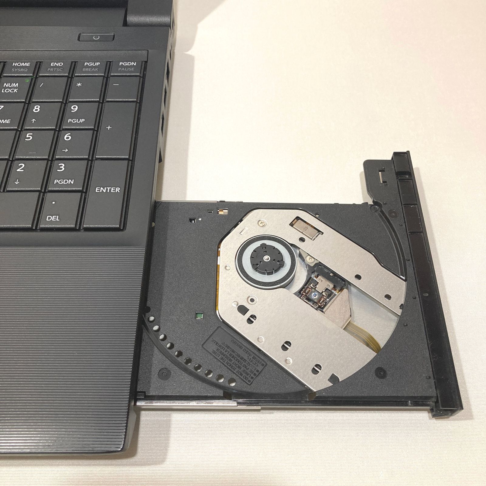 初心者✨快適・DVD・オフィス付き✨黒✨すぐ使えるノートパソコン