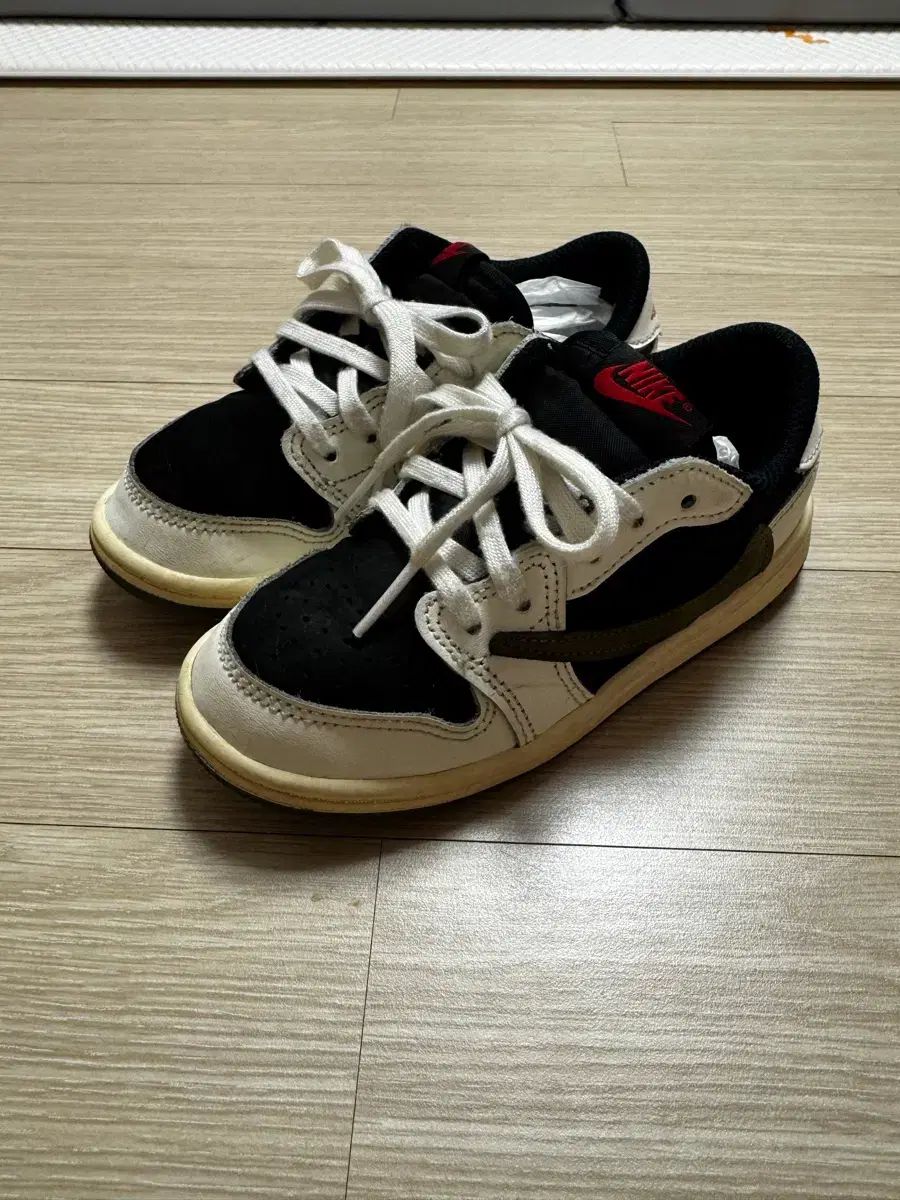 ナイキ スコットジョーダン1 ロー 160