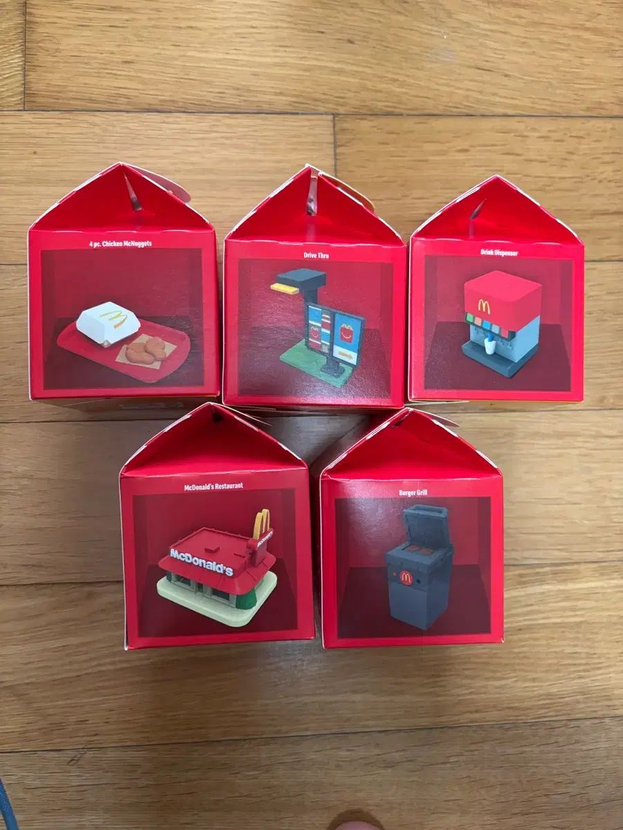 PRADA 黒スラックス 神シルエット　値引き交渉⭕️ PRADA 黒スラックス 小売 神シルエット 値引き交渉⭕️