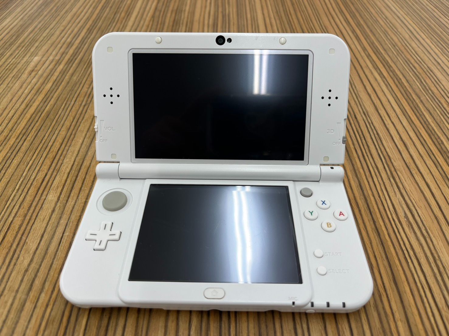 new Nintendo 3DS LL 任天堂 ホワイト RED-001 本体のみ 動作確認済み