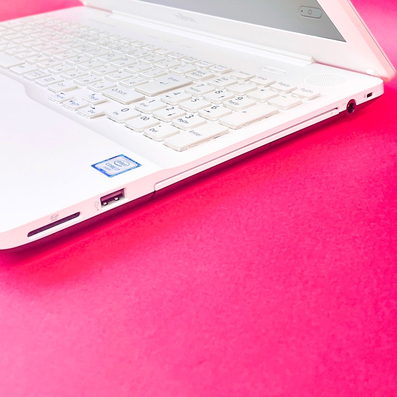 大人気❣️Corei7搭載✨️薄型ノートパソコン！大容量1TB✨️安心の