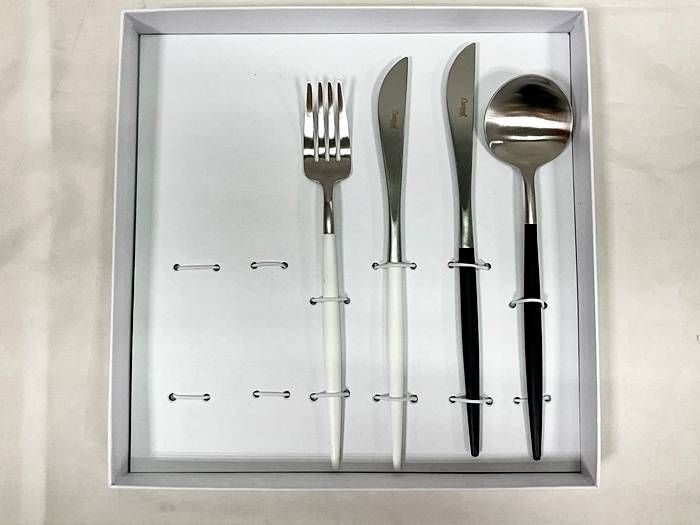 ♥ クチポール ゴア ホワイト フォーク＆ナイフ ブラック ナイフ＆スプーン 計4本セット